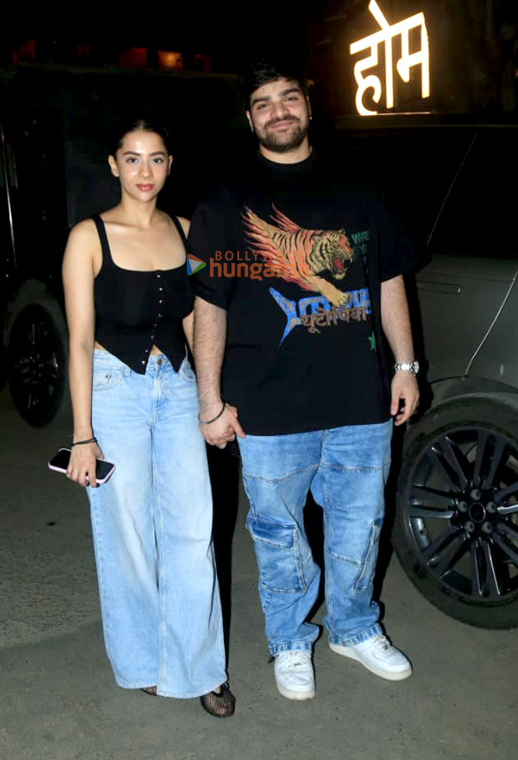 photos khushi kapoor ayaan agnihotri and meezaan jafri snapped in bandra 2