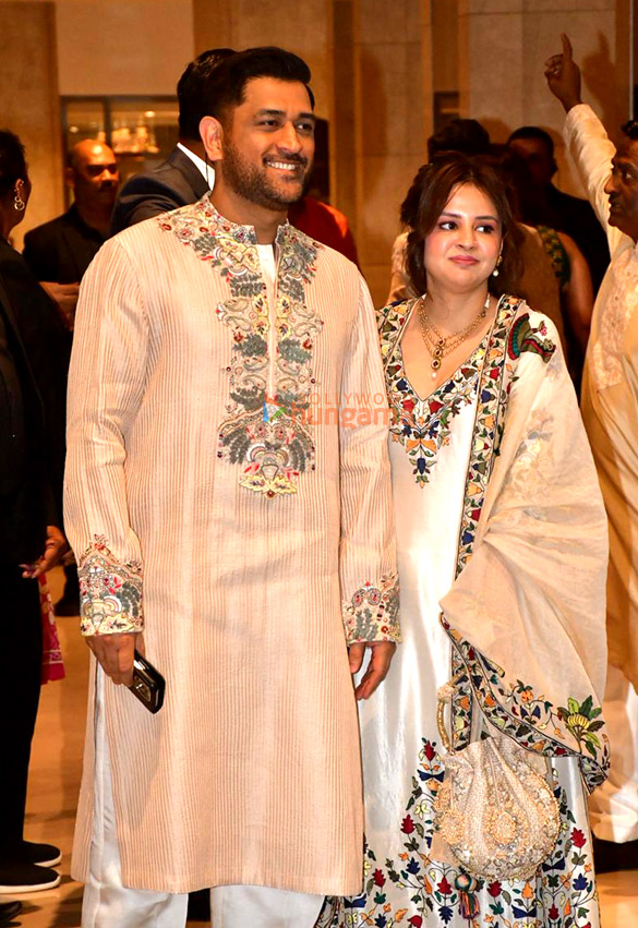 photos neil nitin mukesh neha dhupia angad bedi and others attend arjun tendulkar saaniya chandhoks wedding ceremony 4