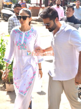 Photos: Rakul Preet Singh, Jackky Bhagnani and others attend Manish Malhotra’s mother’s last rites