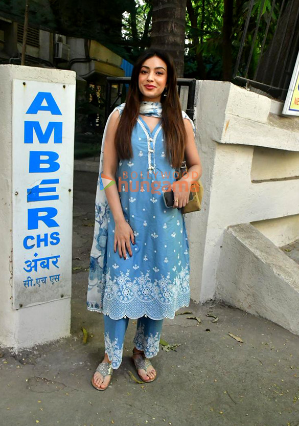 photos sahher bambba snapped at kromakay salon in juhu 4