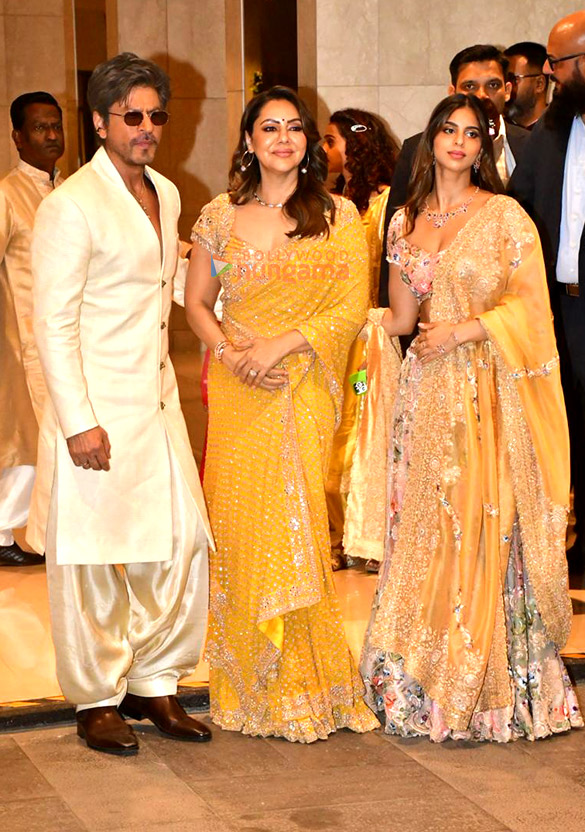 photos shah rukh khan abhishek bachchan aishwarya rai bachchan amitabh bachchan jaya bachchan farhan akhtar and others attend arjun tendulkar saaniya chandhoks wedding ceremony 6