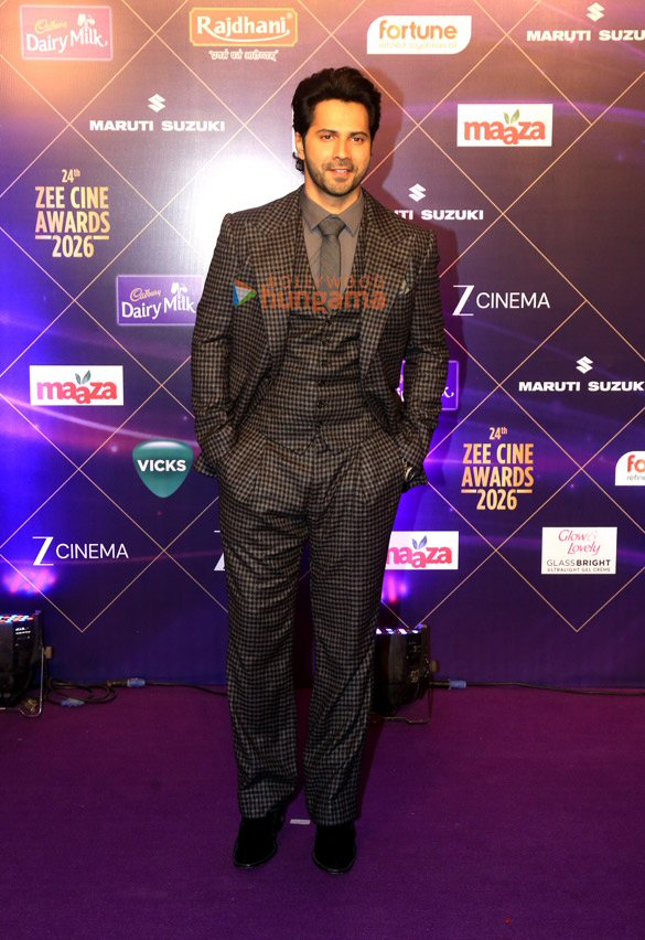 photos varun dhawan rajkummar rao riteish deshmukh and others grace the zee cine awards 2026 1