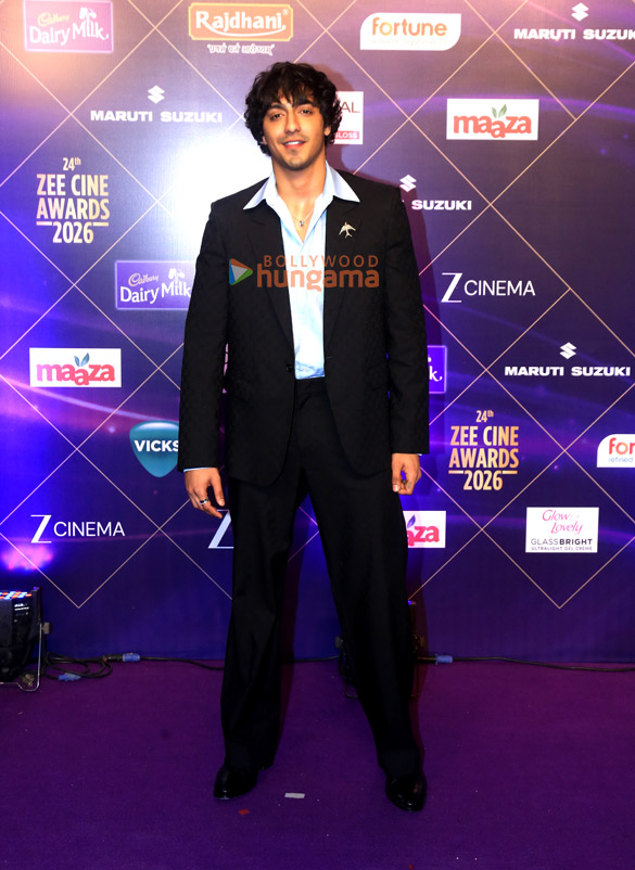 photos varun dhawan rajkummar rao riteish deshmukh and others grace the zee cine awards 2026 30