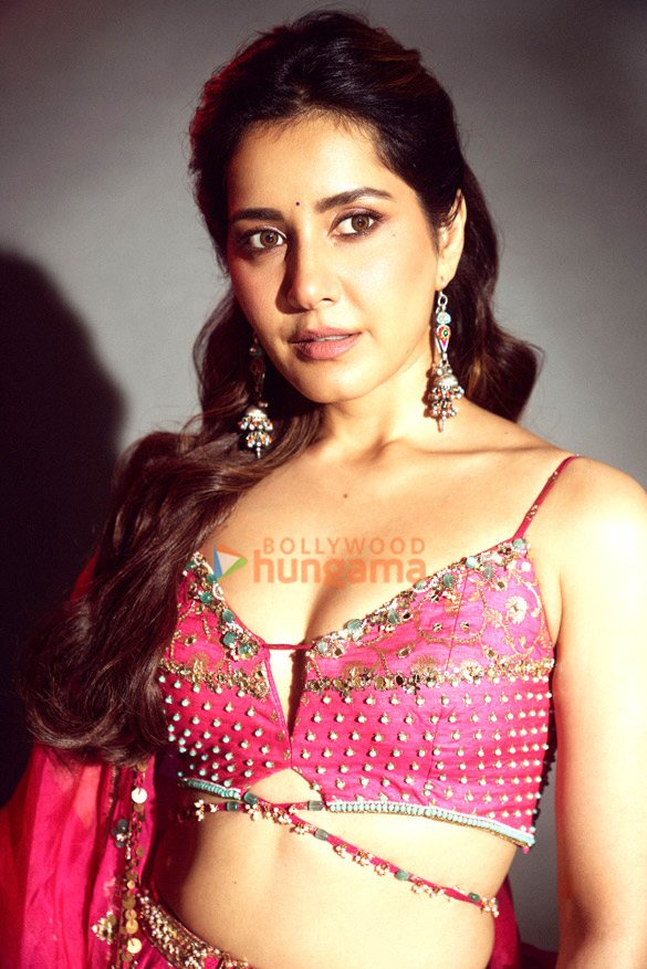 raashi khanna 1 18