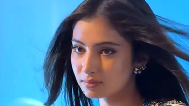 Rising Star of Bollywood! Sara Arjun