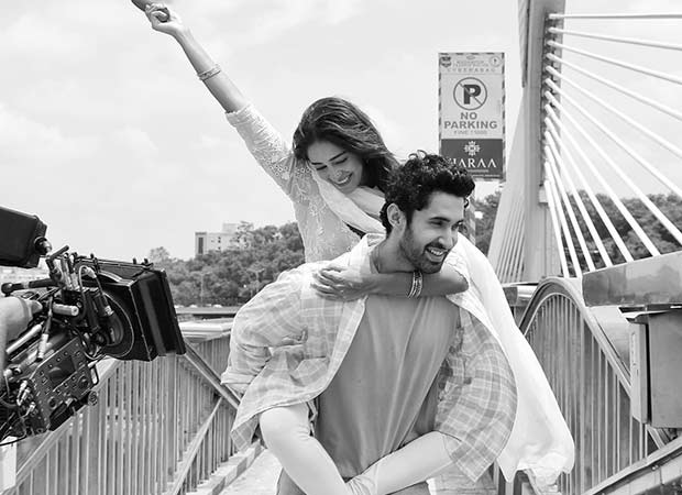 अनन्या पांडे ने चांद मेरा दिल बीटीएस तस्वीरों के साथ लक्ष्य के लिए प्यारा जन्मदिन पोस्ट साझा किया