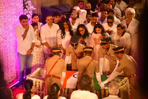 Asha Bhosle accorded full state honours as last rites will take place at Shivaji Park in Mumbai