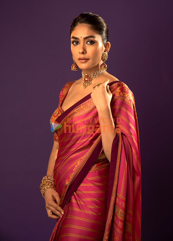 mrunal thakur 4 114
