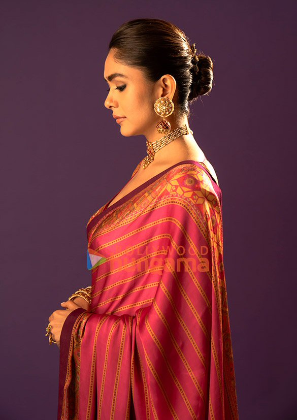 mrunal thakur 6 53