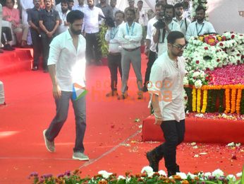 Photos: Aamir Khan, Ranveer Singh, Vicky Kaushal, Tabu, Asha Parekh, Vivek Oberoi, Sachin Tendulkar, Zanai Bhosle and others pay last respects to the late Asha Bhosle