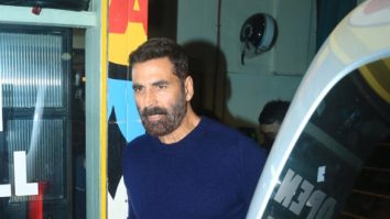 Photos: Akshay Kumar and Twinkle Khanna snapped in Bandra