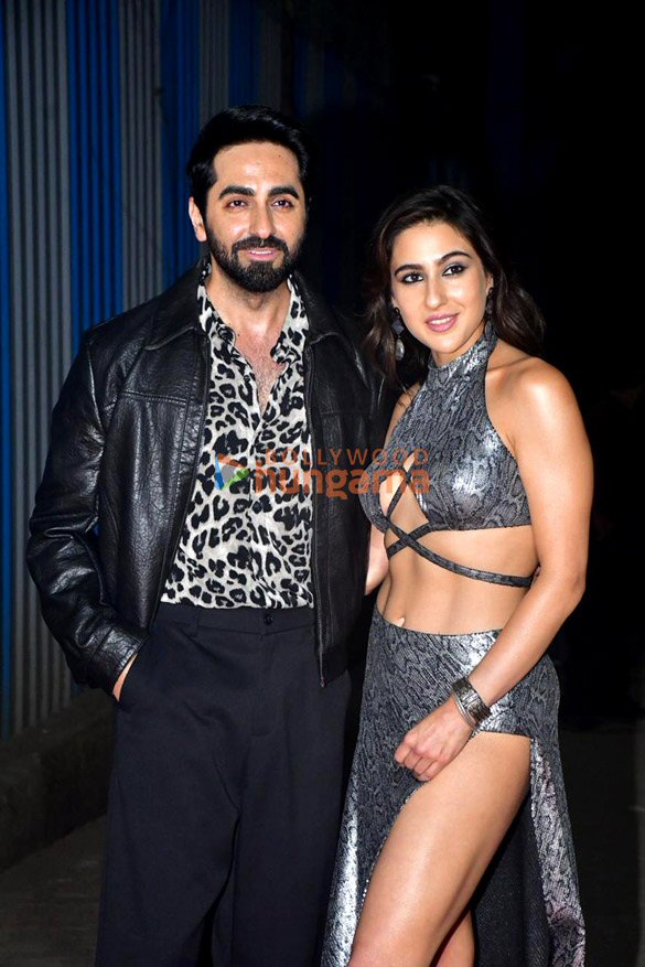 photos ayushmann khurrana sara ali khan rakul preet singh wamiqa gabbi and others snapped during the song shoot of their film pati patni aur woh do 3