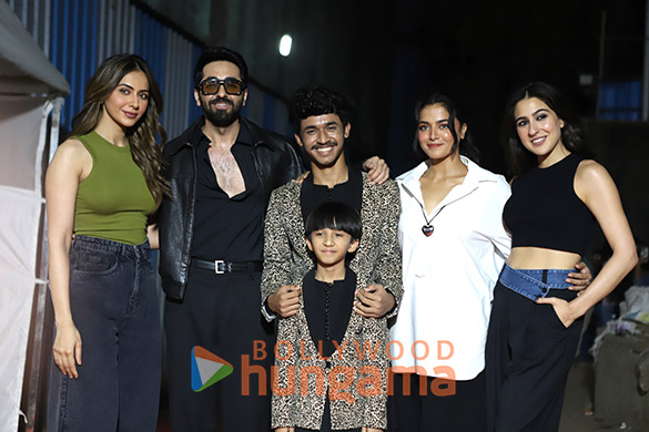 photos ayushmann khurrana sara ali khan rakul preet singh wamiqa gabbi and others snapped promoting pati patni aur woh do 2