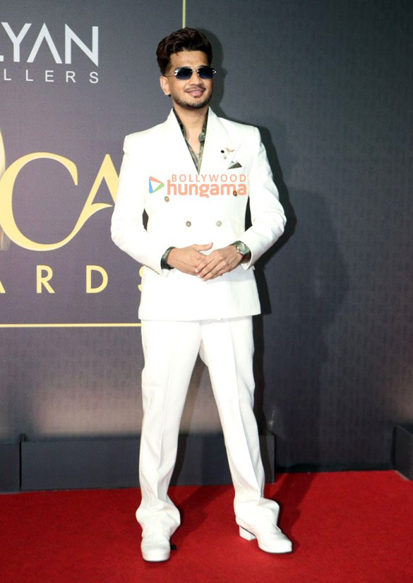 photos dia mirza sunny leone bobby deol and others snapped at indian national cine academy awards inca 10