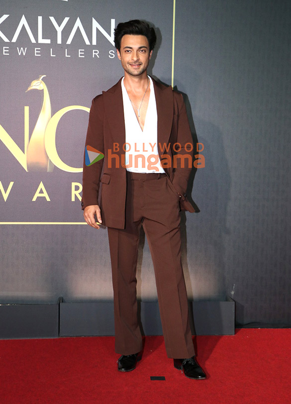 photos dia mirza sunny leone bobby deol and others snapped at indian national cine academy awards inca 39