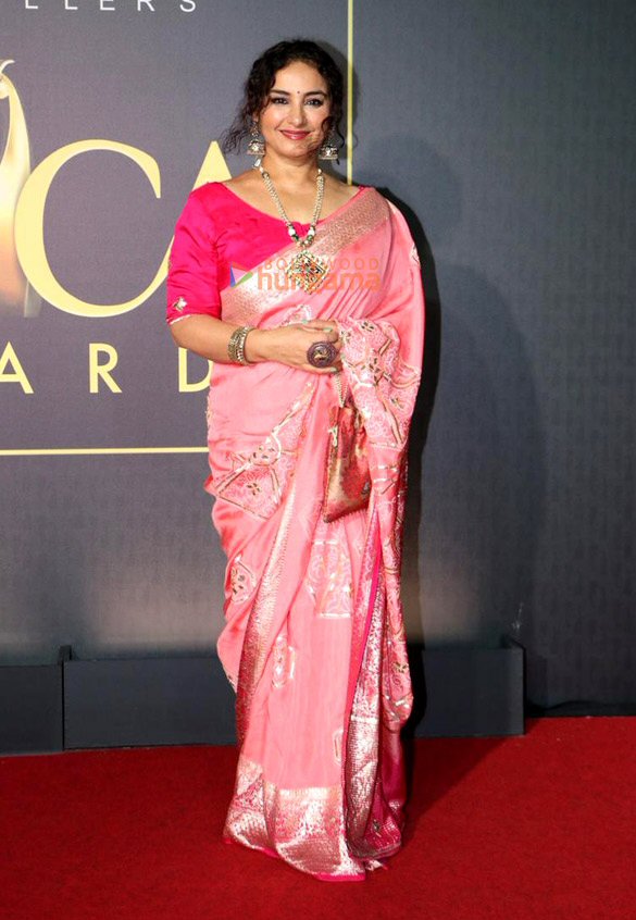 photos dia mirza sunny leone bobby deol and others snapped at indian national cine academy awards inca 4