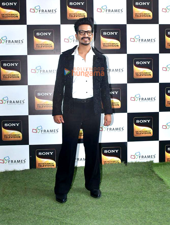 photos karisma kapoor jaaved jaaferi and others snapped on the sets of indias best dancer 5 5