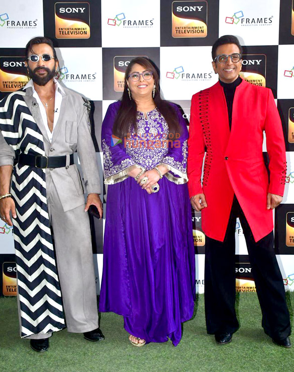 photos karisma kapoor jaaved jaaferi and others snapped on the sets of indias best dancer 5 8