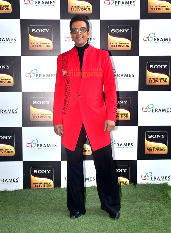 photos karisma kapoor jaaved jaaferi and others snapped on the sets of indias best dancer 5 9