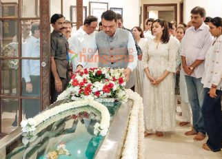 Photos: Maharashtra CM Devendra Fadnavis paying last respects to the late Asha Bhosle