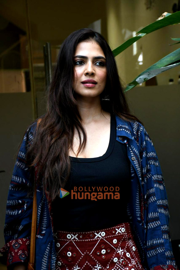 photos malavika mohanan snapped outside a salon in bandra 3