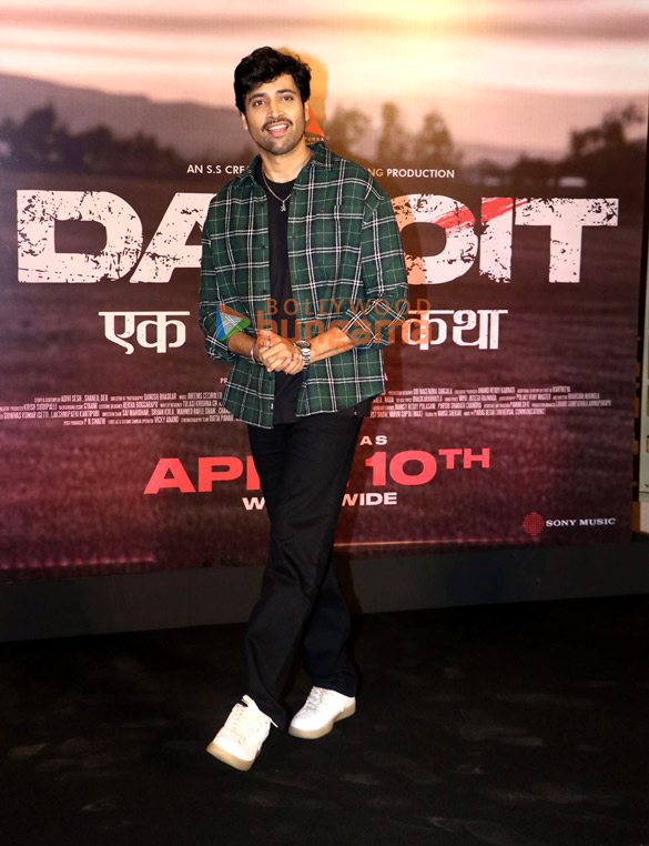 photos mrunal thakur adivi sesh tamannaah bhatia and others attend special screening of dacoit 5