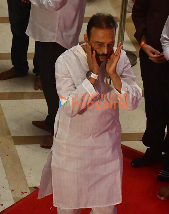 photos ranveer singh tabu asha parekh vivek oberoi sachin tendulkar zanai bhosle and others pay last respects to the late asha bhosle 4200 16