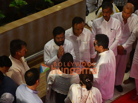 photos ranveer singh tabu asha parekh vivek oberoi sachin tendulkar zanai bhosle and others pay last respects to the late asha bhosle 4200 3