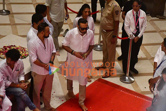 photos ranveer singh tabu asha parekh vivek oberoi sachin tendulkar zanai bhosle and others pay last respects to the late asha bhosle 4200 32