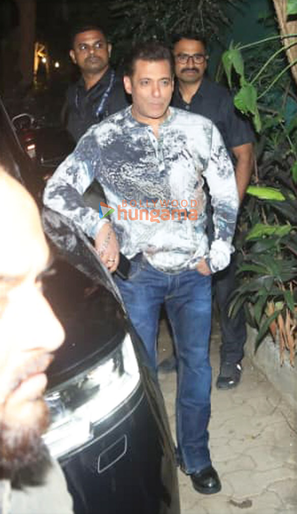 photos salman khan snapped at dubbing studio in bandra 6