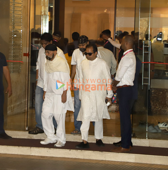 photos tabu asha parekh sachin tendulkar zanai bhosle and others pay last respects to the late asha bhosle 2026 9