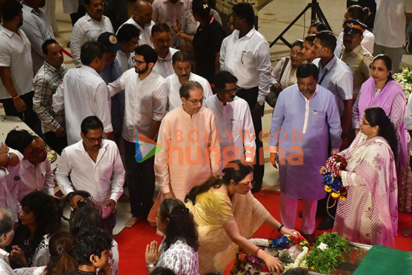 photos tabu asha parekh sachin tendulkar and zanai bhosle pay last 5