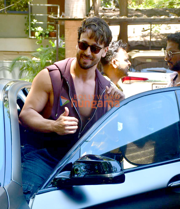photos tiger shroff snapped in versova 1