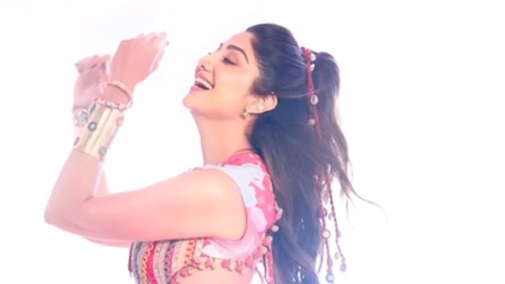 Shilpa Shetty twirls in a gorgeous lehenga