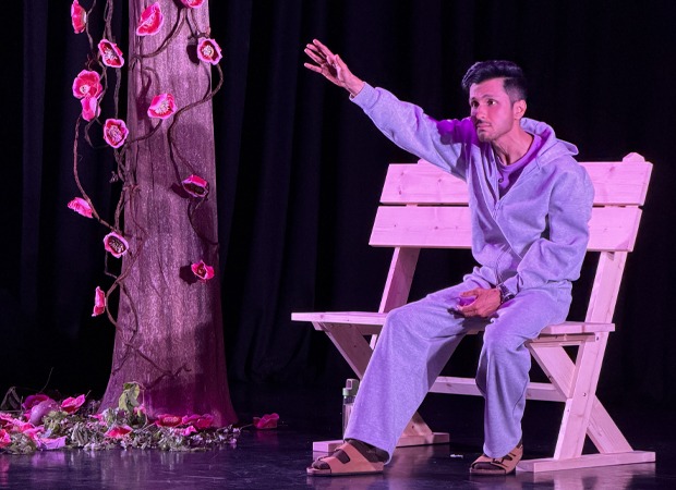 Amol Parashar takes his solo play Besharam Aadmi global with a sold-out debut in London