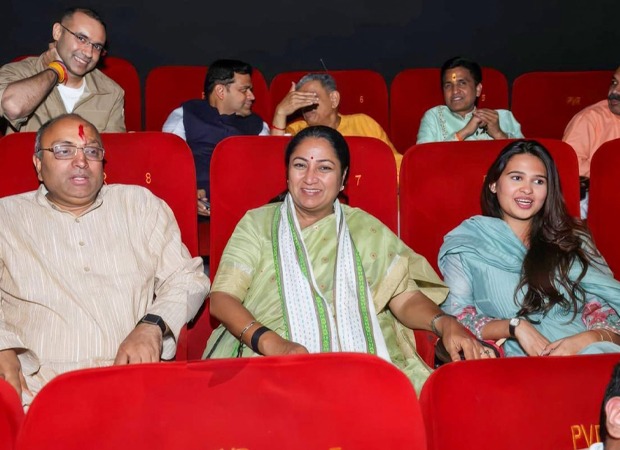 दिल्ली की मुख्यमंत्री रेखा गुप्ता ने संजय दत्त के साथ प्रीमियर में भाग लेने के बाद आखिरी सवाल की प्रशंसा की: "एक सार्थक प्रयास"