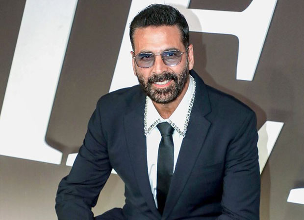 Akshay Kumar’s Ghis Ghis ليس هنا لكسب النقاد. إنه هنا لاختطاف صفحات حفلات الزفاف والسكك الحديدية والميمات: Bollywood News