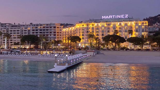 आलिया भट्ट एक ऐसे होटल में रुकीं, जिसकी कीमत रु. प्रति रात 8.6 लाख: यहां उन जगहों की सूची दी गई है जहां सितारे रहते हैं और शानदार तरीके से भोजन करते हैं