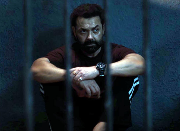Bobby Deol, yeni filmi 'Bandar'ın tanıtım fragmanında çarpıcı bir suç dramasında.