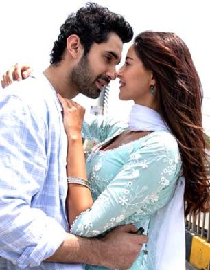 Chand Mera Dil Chand Mera Dil