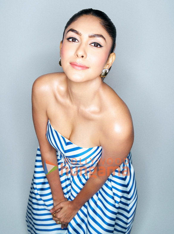 mrunal thakur 12 3