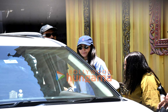 photos anushka sharma snapped at kalina airport 1