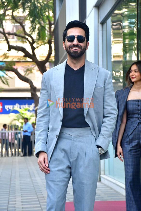 photos ayushmann khurrana rakul preet singh sara ali khan and wamiqa gabbi snapped promoting pati patni aur woh do 6