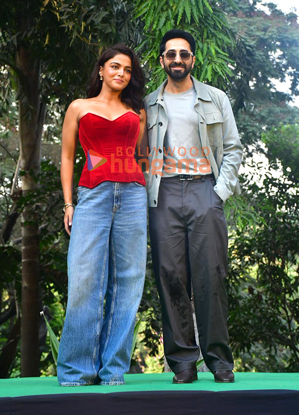 photos ayushmann khurrana sara ali khan rakul preet singh wamiqa gabbi and others grace the trailer launch of pati patni aur woh do at sanjay gandhi national park 26 10