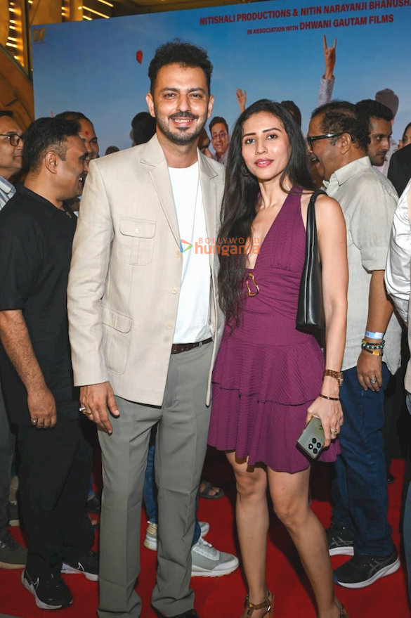 photos celebs grace the grand premiere of vaanki chuki love story 10