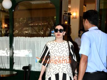 Photos: Karisma Kapoor snapped in Town Photos: Karisma Kapoor snapped in Town