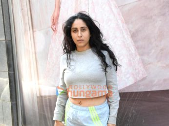 Photos: Neha Bhasin snapped outside gym a in Santacruz Photos: Neha Bhasin snapped outside gym a in Santacruz