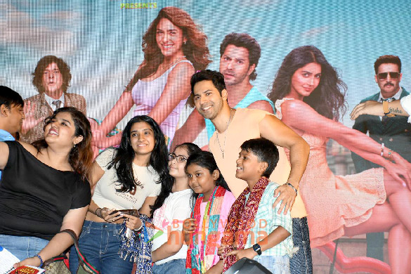 photos varun dhawan mrunal thakur and pooja hegde snapped promoting 4