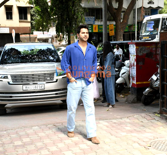 photos varun dhawan mrunal thakur and pooja hegde snapped promoting hai jawani toh ishq hona hai in bandra 2