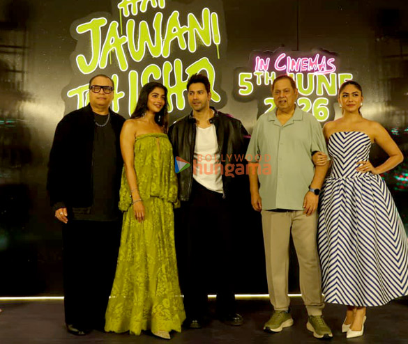 photos varun dhawan pooja hegde mrunal thakur david dhawan and others grace the trailer launch of hai jawani toh ishq hona hai 13